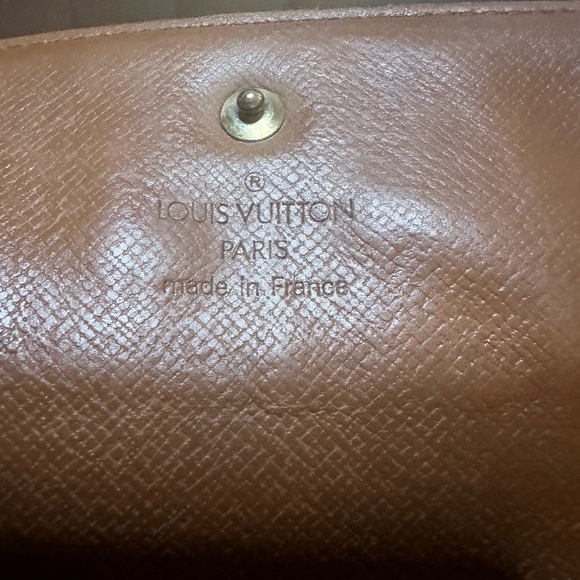 SOLD‼️‼️🍓🍉$155 Louis Vuitton Sarah International Long Wallet - Picture 15 of 16